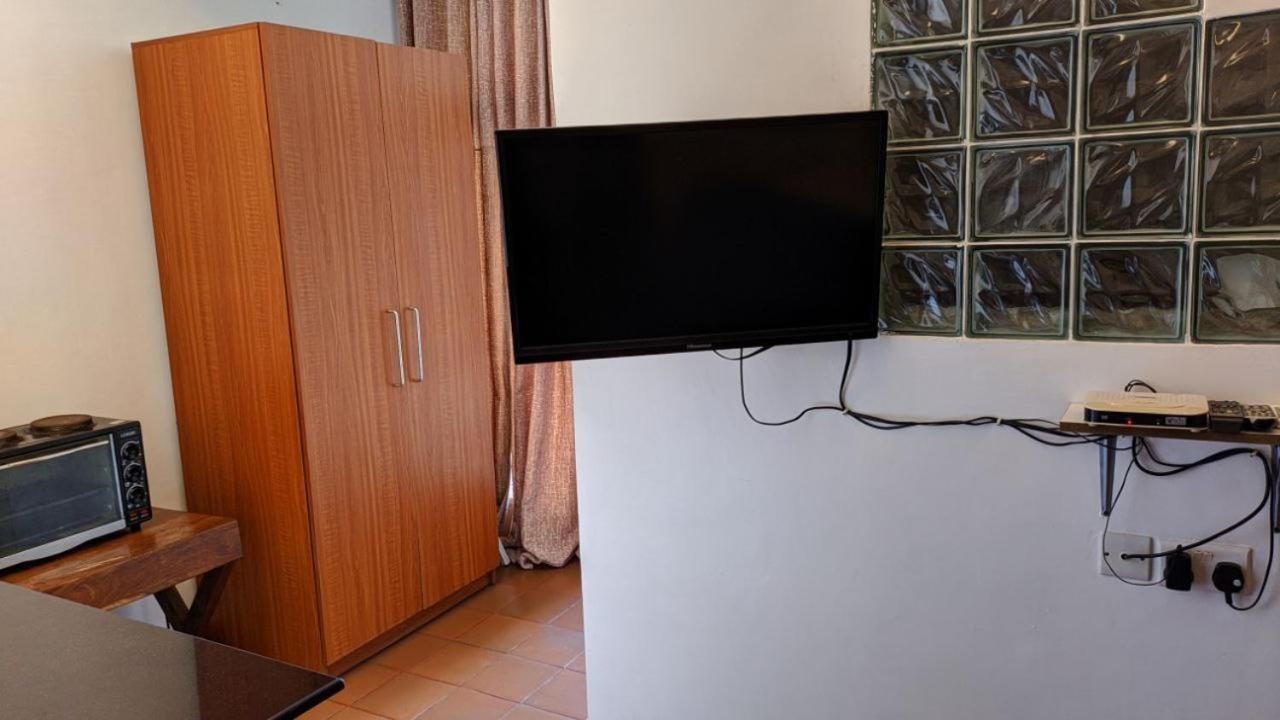 A Lovely Studio Apartment With Gym And Pool Access Dar es Salaam Ngoại thất bức ảnh